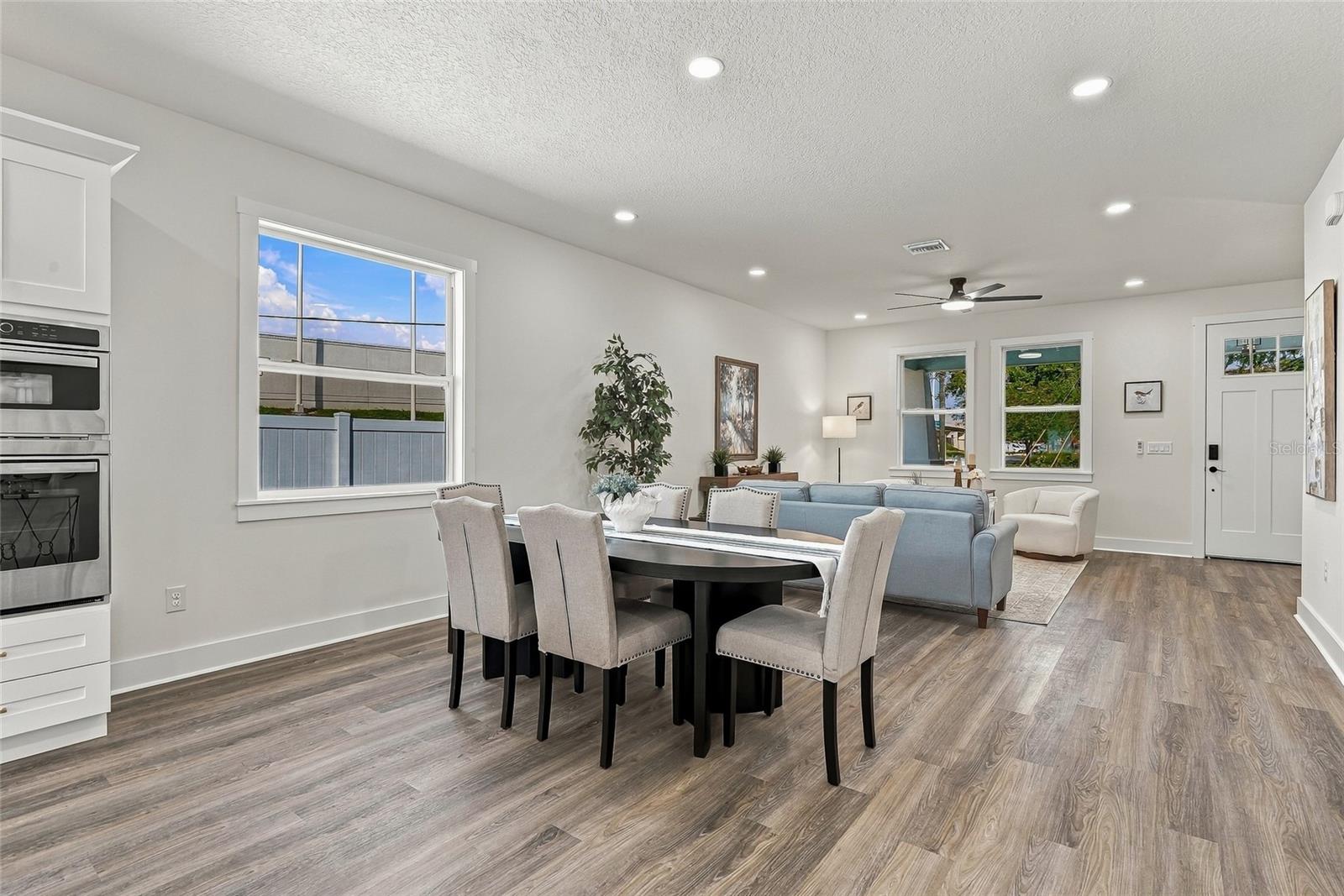 801 E GIDDENS AVENUE, Tampa, FL 33603
