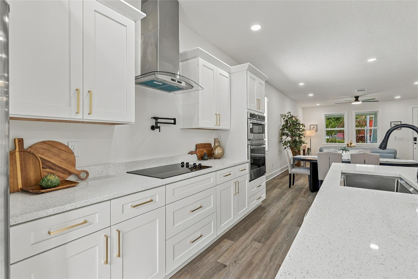 801 E GIDDENS AVENUE, Tampa, FL 33603