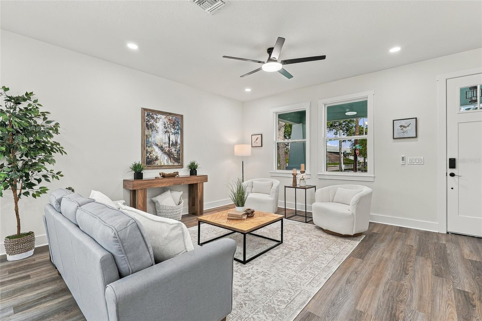 801 E GIDDENS AVENUE, Tampa, FL 33603