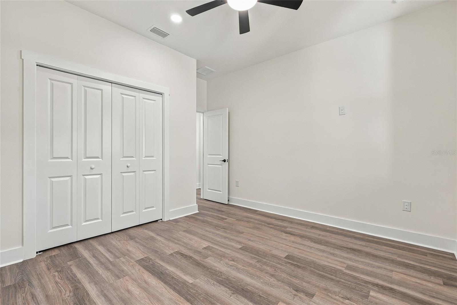 801 E GIDDENS AVENUE, Tampa, FL 33603