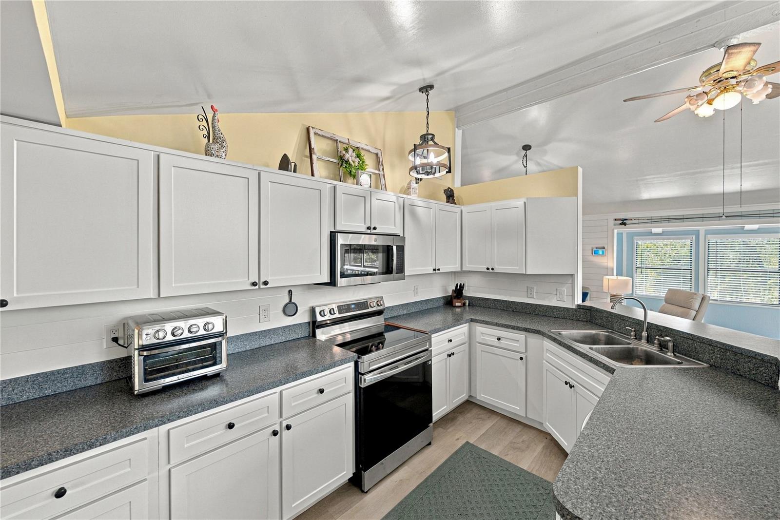 32444 MARCHMONT CIRCLE, Dade City, FL 33523