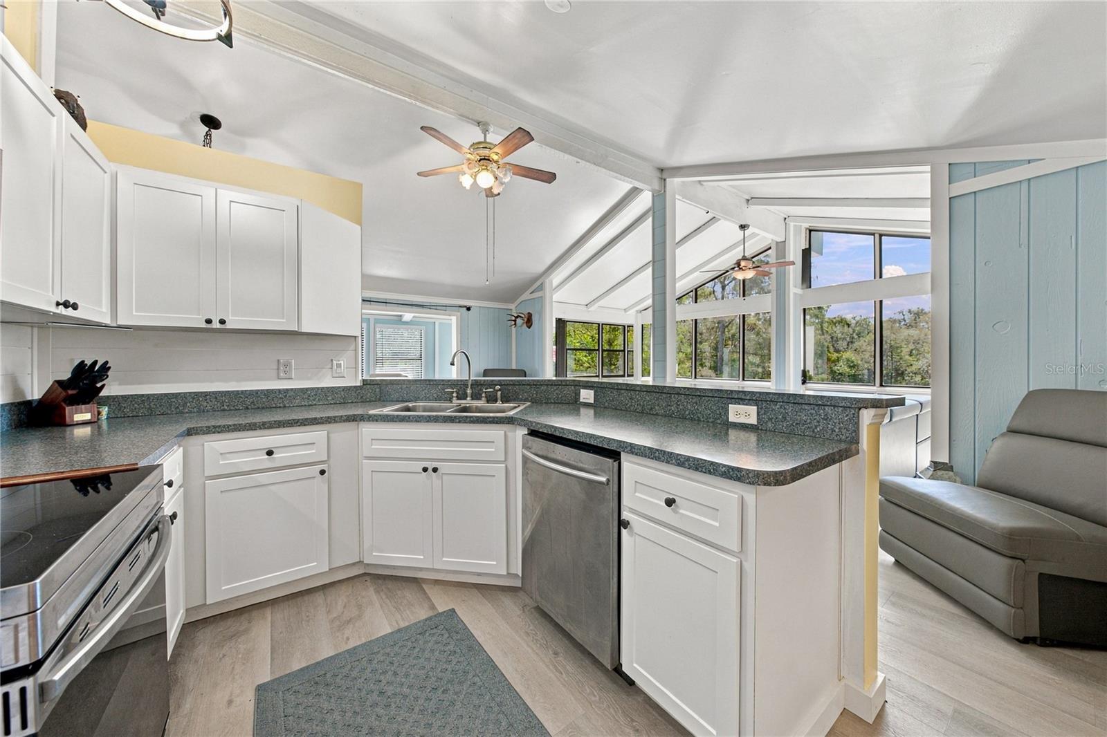 32444 MARCHMONT CIRCLE, Dade City, FL 33523