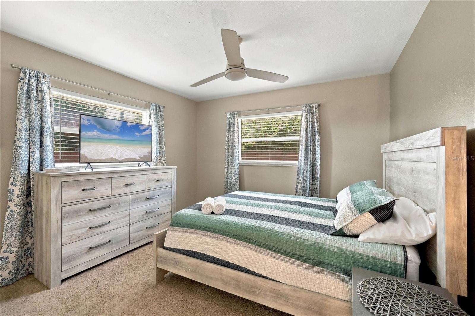 438 WHITFIELD AVENUE, Sarasota, FL 34243