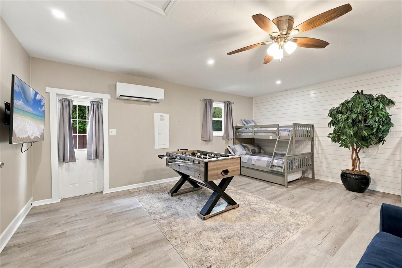 438 WHITFIELD AVENUE, Sarasota, FL 34243