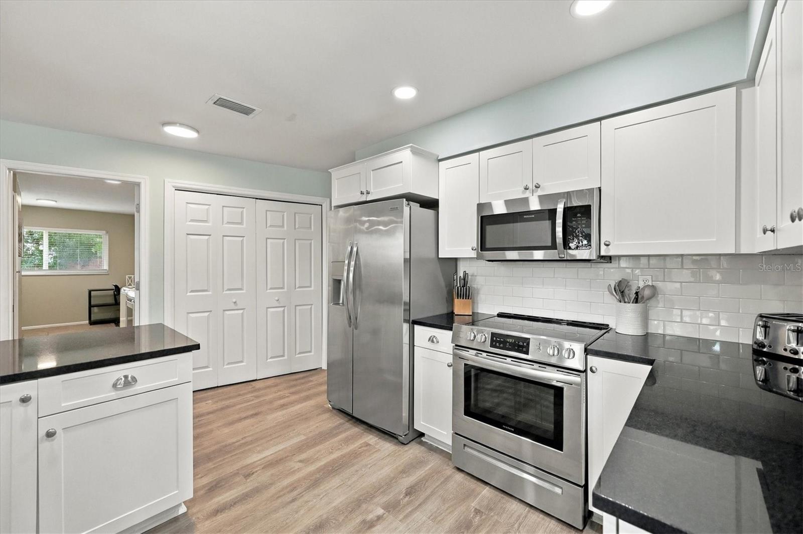 438 WHITFIELD AVENUE, Sarasota, FL 34243