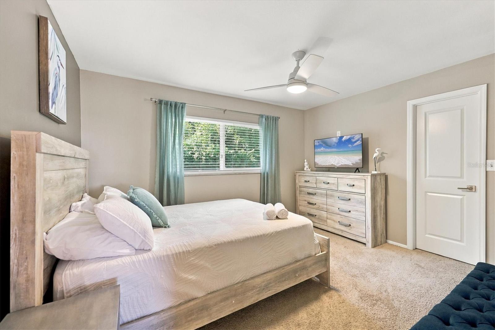 438 WHITFIELD AVENUE, Sarasota, FL 34243