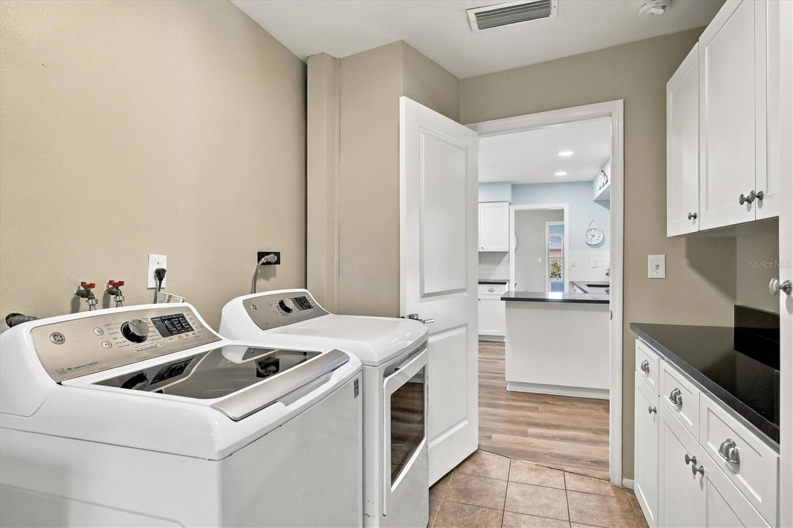 438 WHITFIELD AVENUE, Sarasota, FL 34243