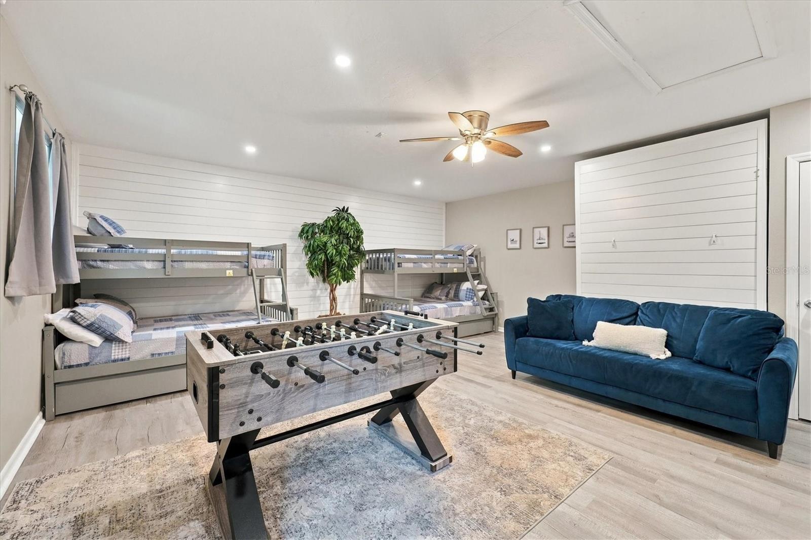 438 WHITFIELD AVENUE, Sarasota, FL 34243