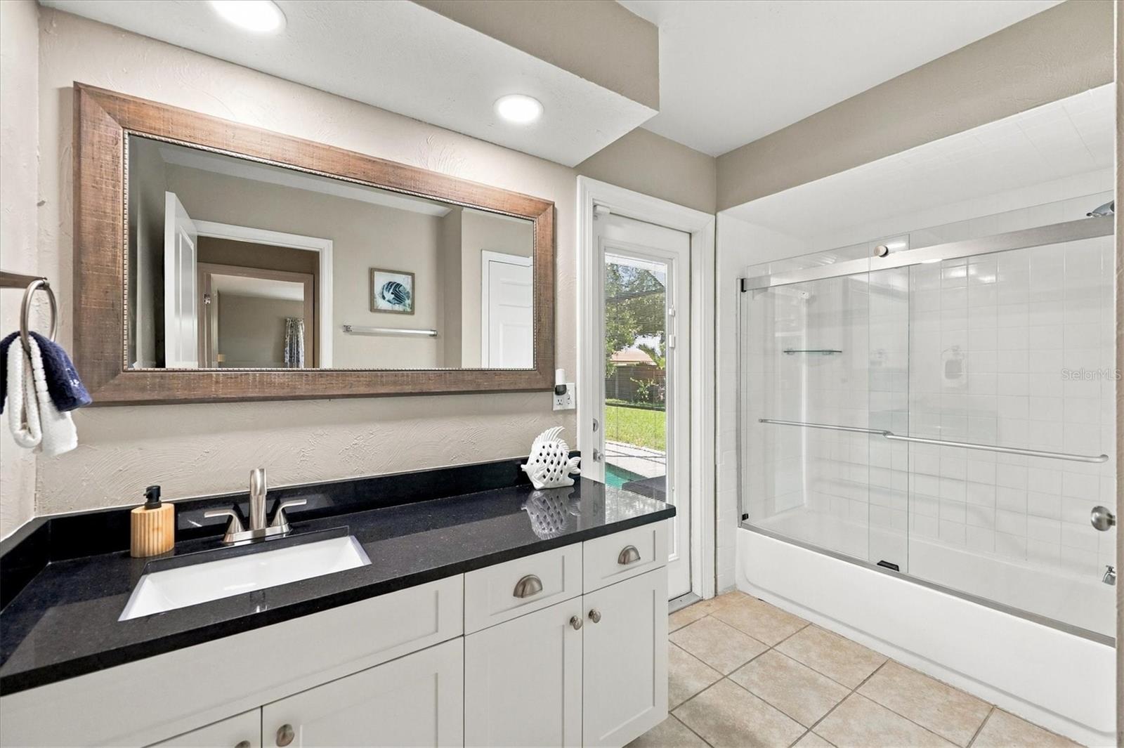 438 WHITFIELD AVENUE, Sarasota, FL 34243
