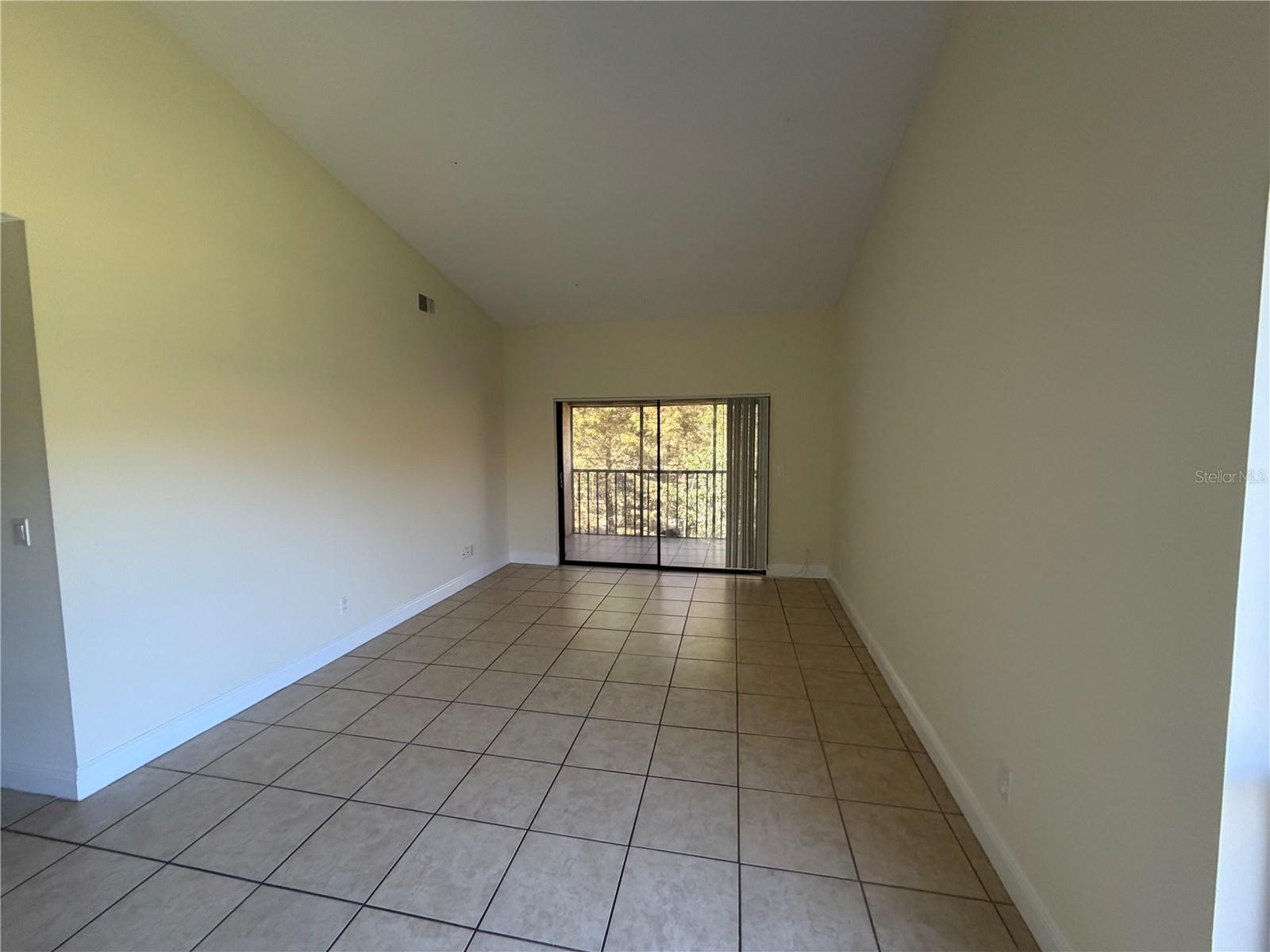 7840 NIAGARA AVENUE, #325, Tampa, FL 33617