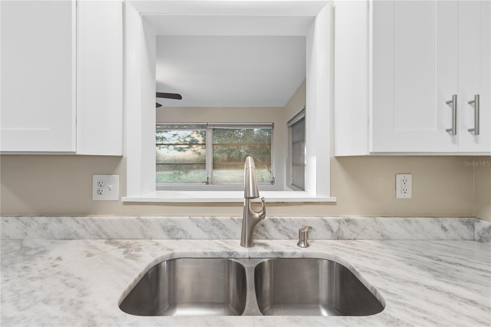 14 S LEE STREET, Beverly Hills, FL 34465