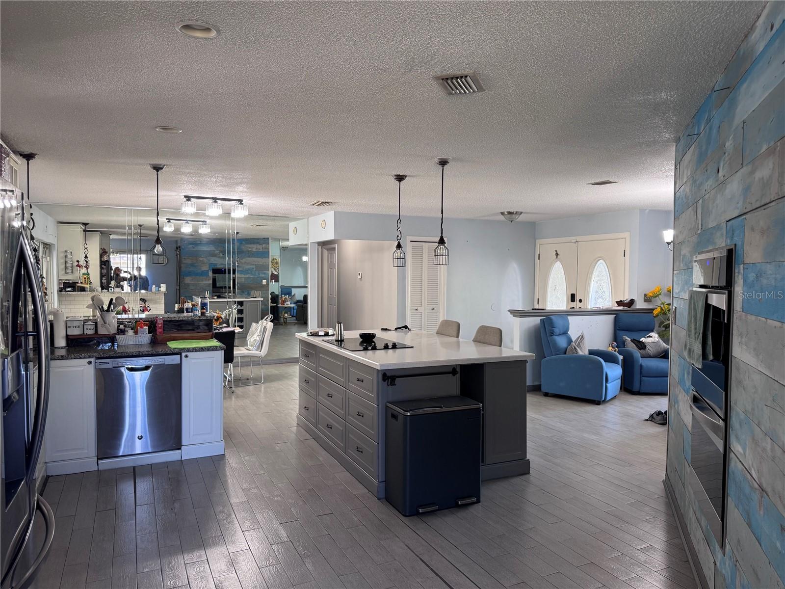 8205 N FREMONT AVENUE, Tampa, FL 33604