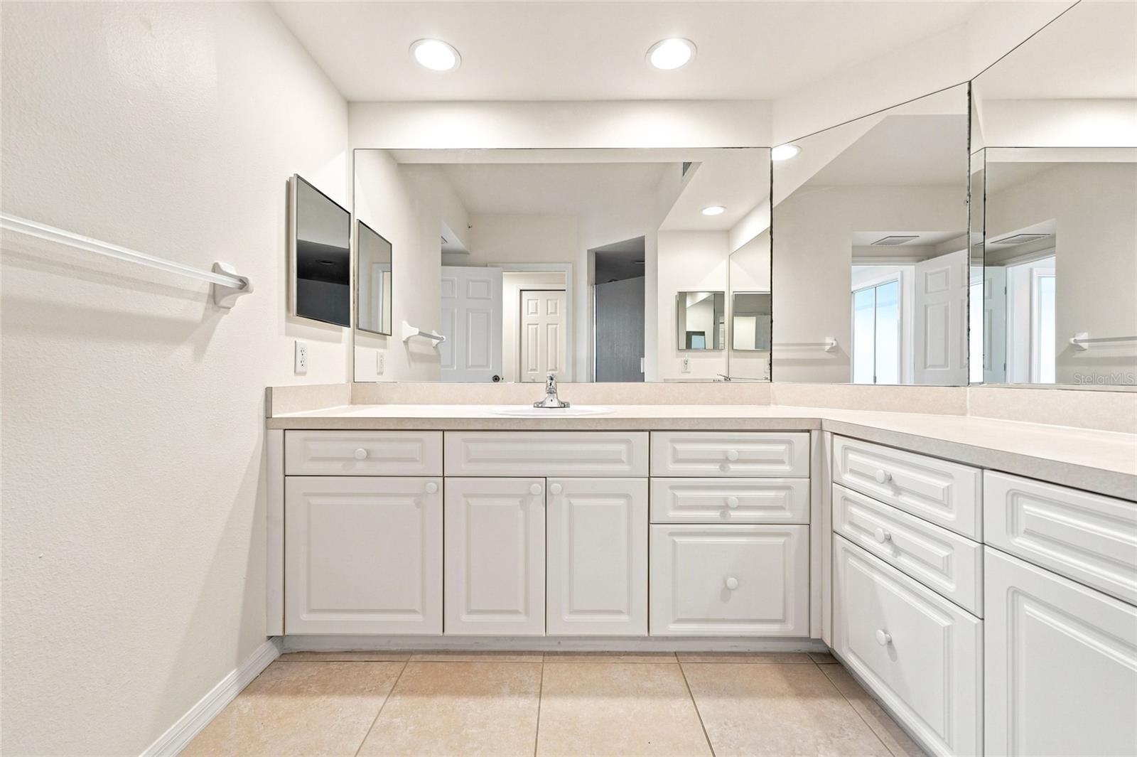 Primary Bathroom/Dual Sinks