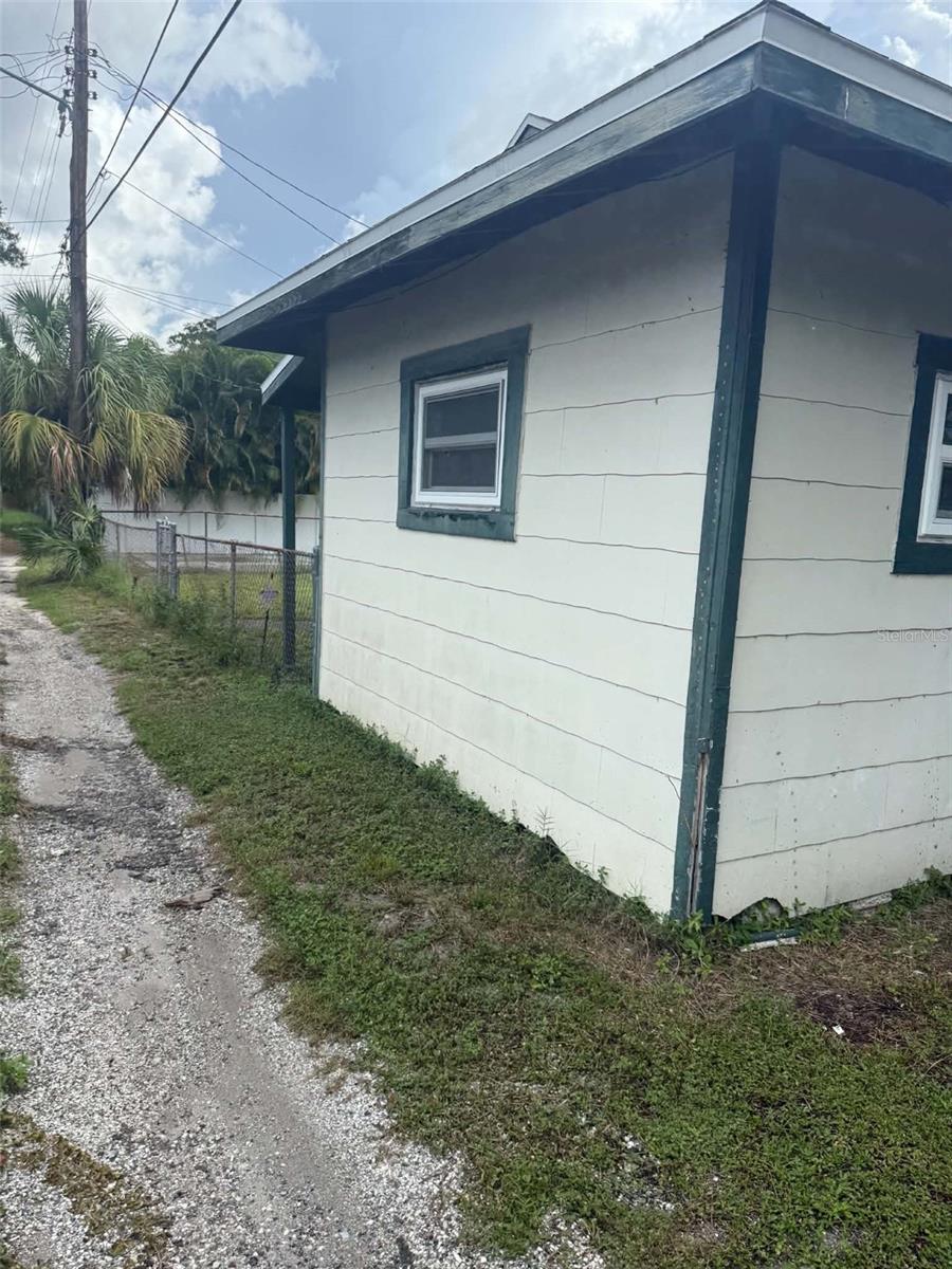 2313 QUINCY STREET S, St Petersburg, FL 33711