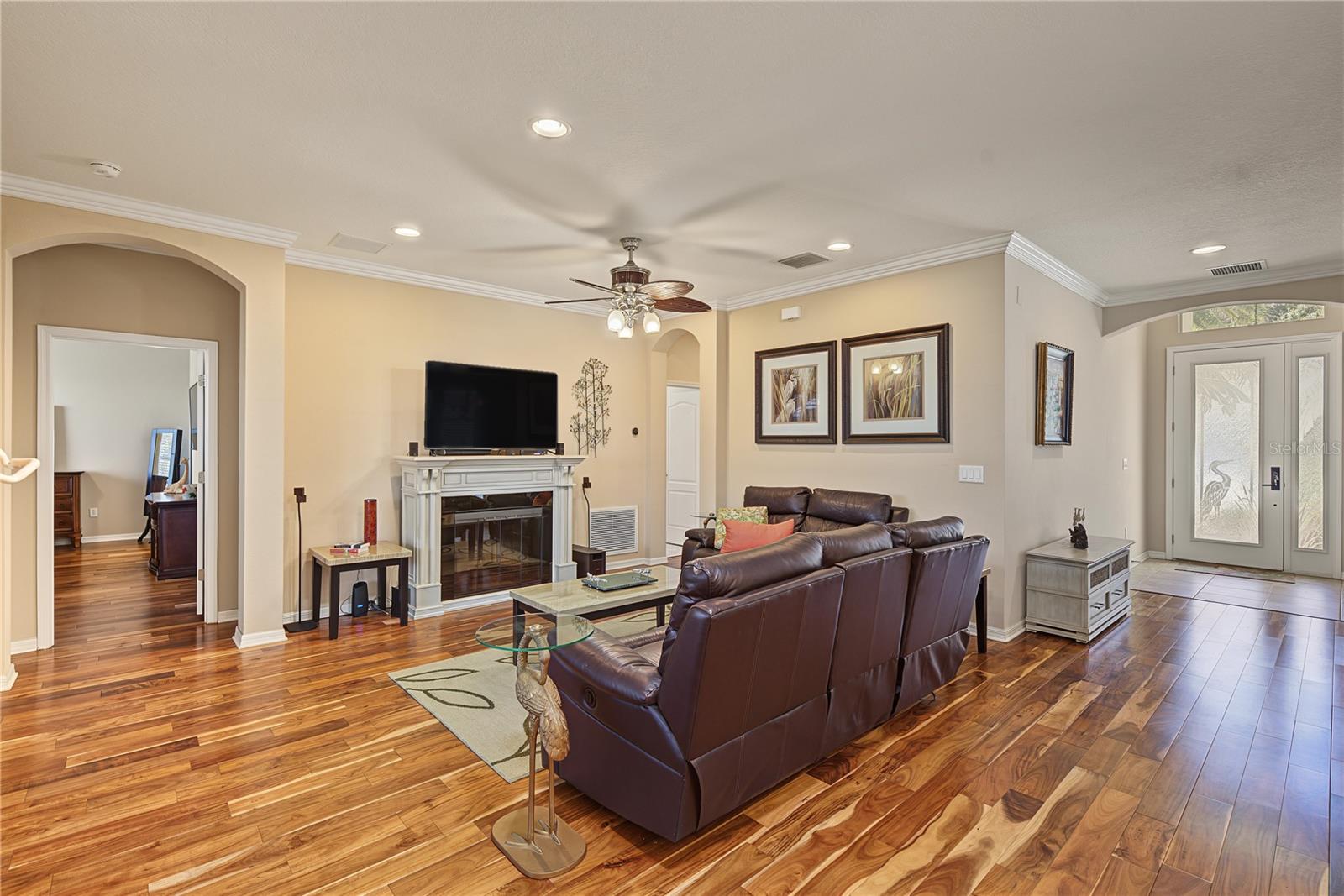 Archways in this OPEN concept floorplan
