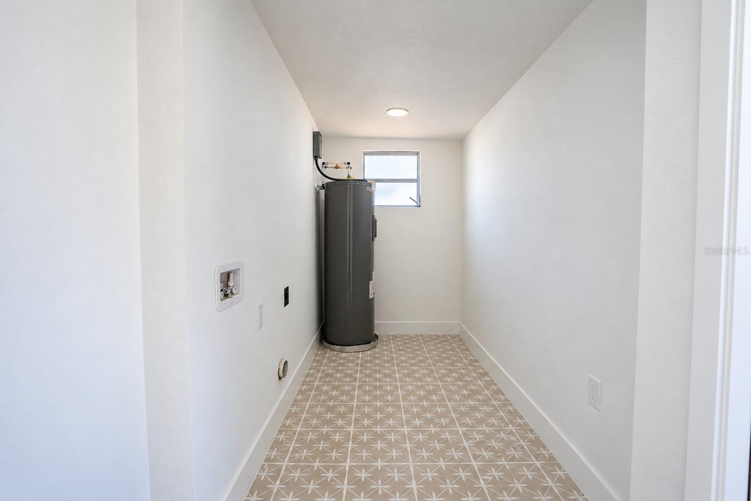 1209 E 18TH AVENUE, Tampa, FL 33605