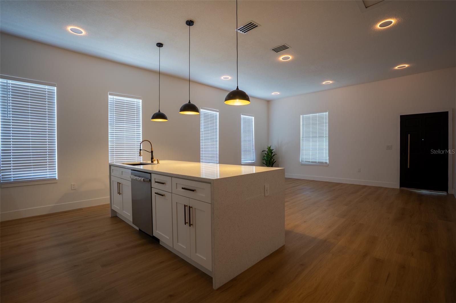 1209 E 18TH AVENUE, Tampa, FL 33605