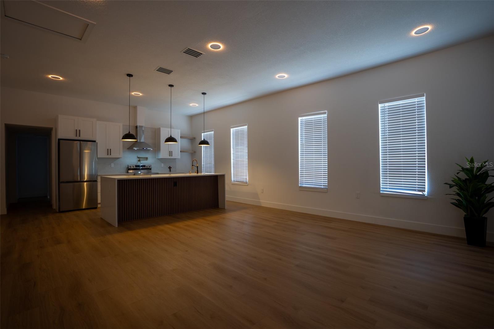 1209 E 18TH AVENUE, Tampa, FL 33605