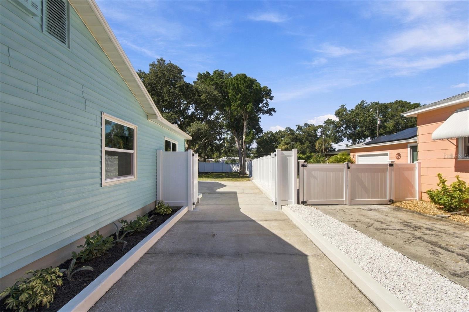 1119 63RD STREET S, Gulfport, FL 33707