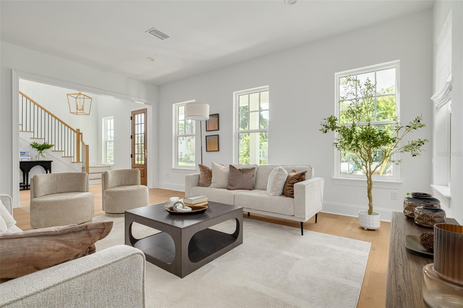 645 11 AVENUE N, St Petersburg, FL 33701