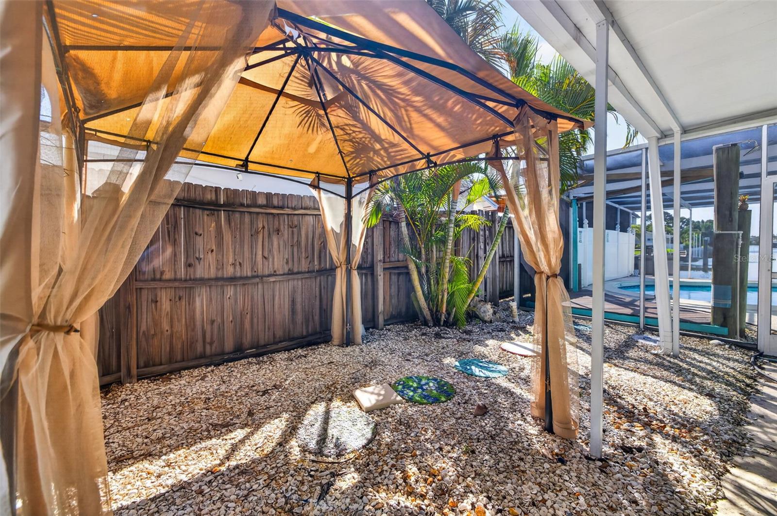 4643 BAY CREST DRIVE, Tampa, FL 33615