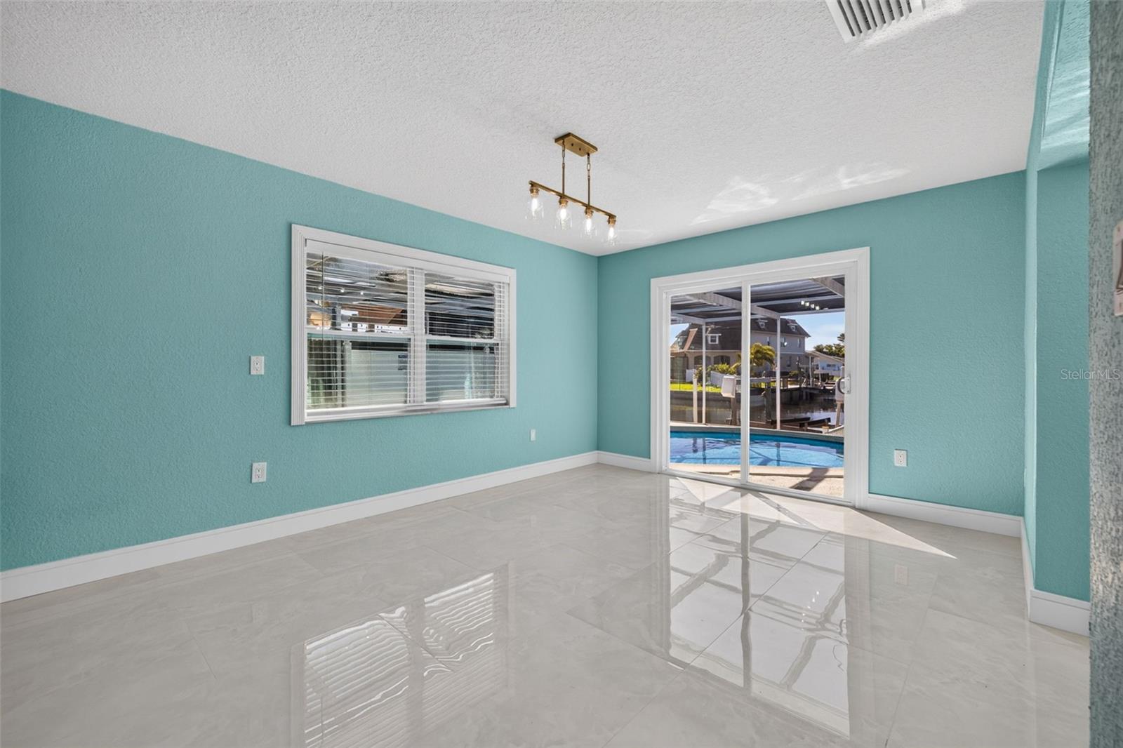 4643 BAY CREST DRIVE, Tampa, FL 33615