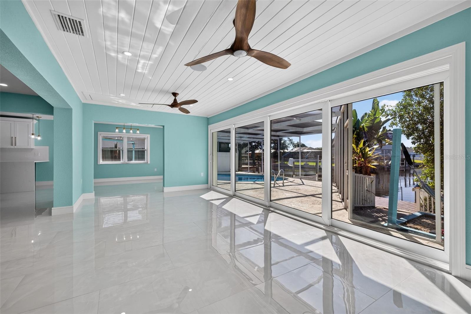 4643 BAY CREST DRIVE, Tampa, FL 33615