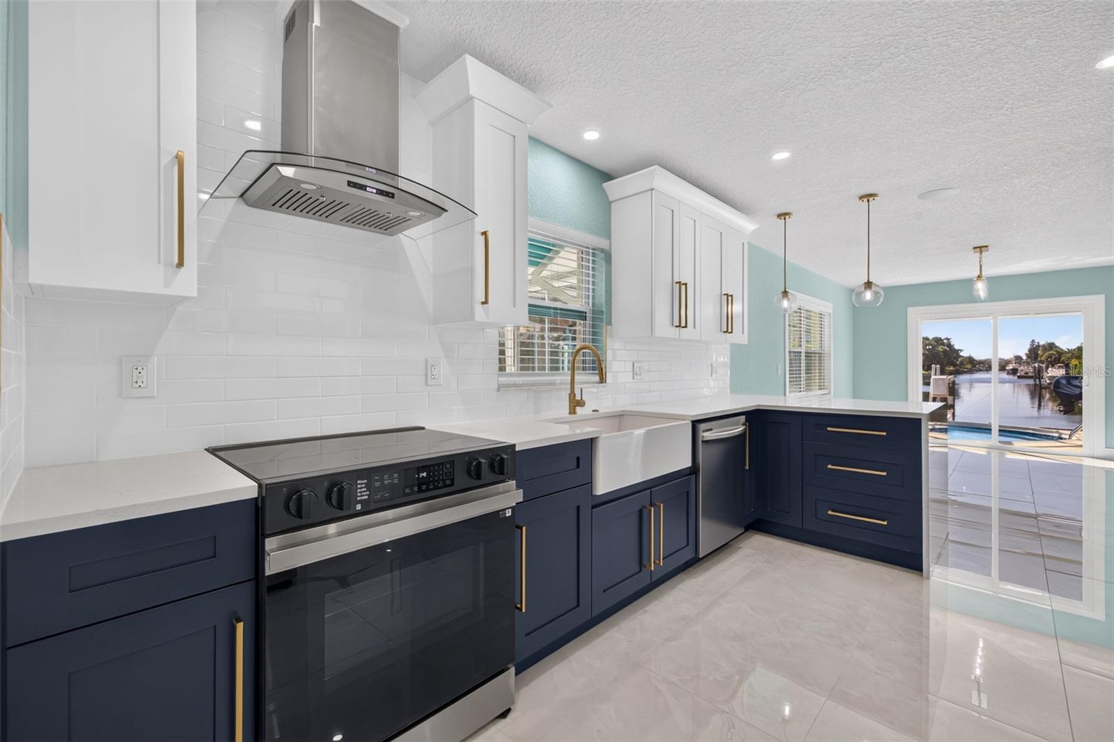 4643 BAY CREST DRIVE, Tampa, FL 33615