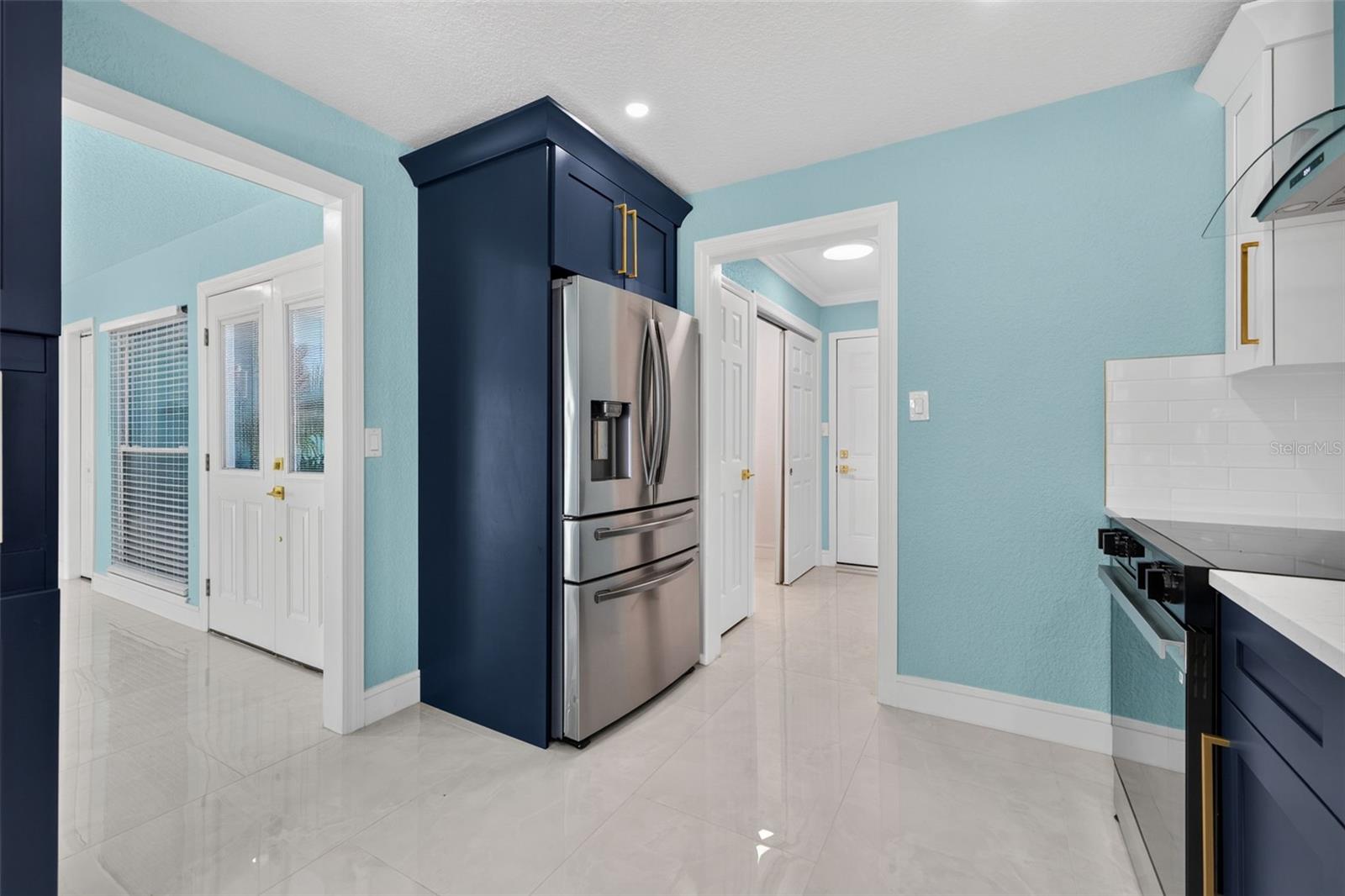 4643 BAY CREST DRIVE, Tampa, FL 33615