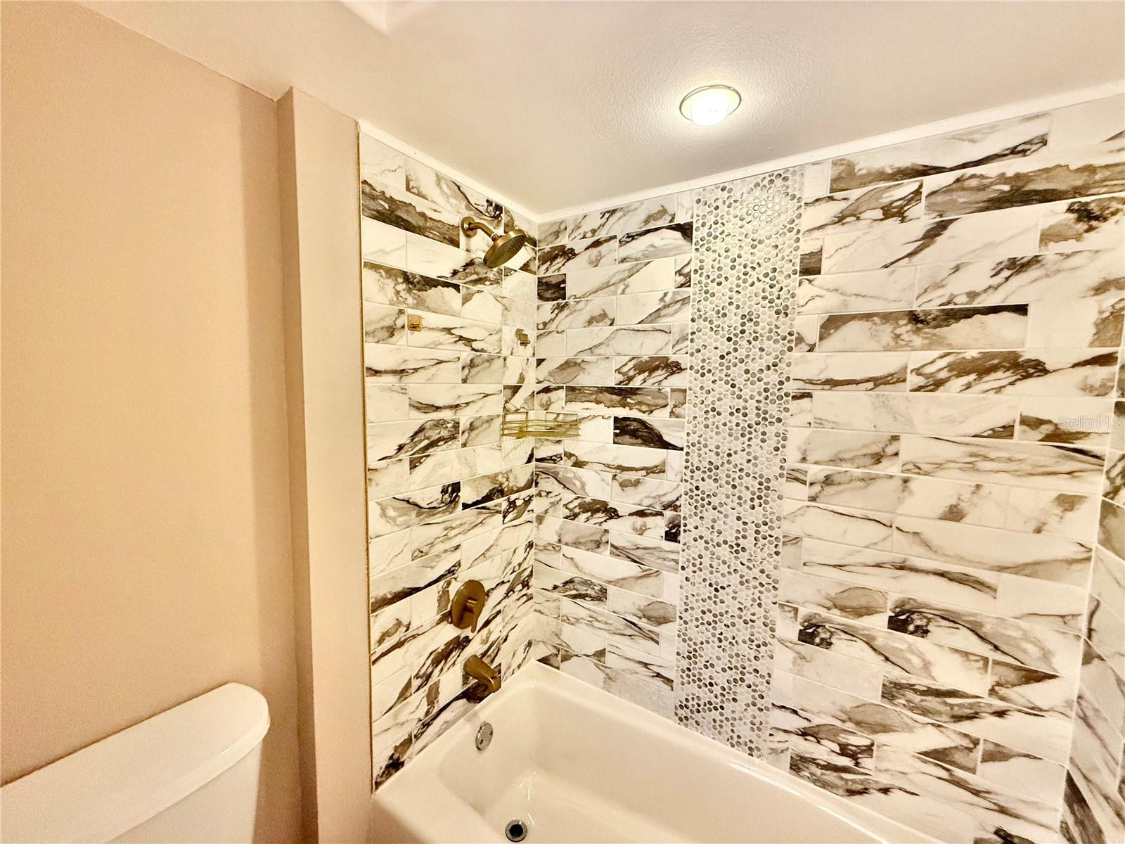 10334 LONGWOOD DRIVE, Seminole, FL 33777