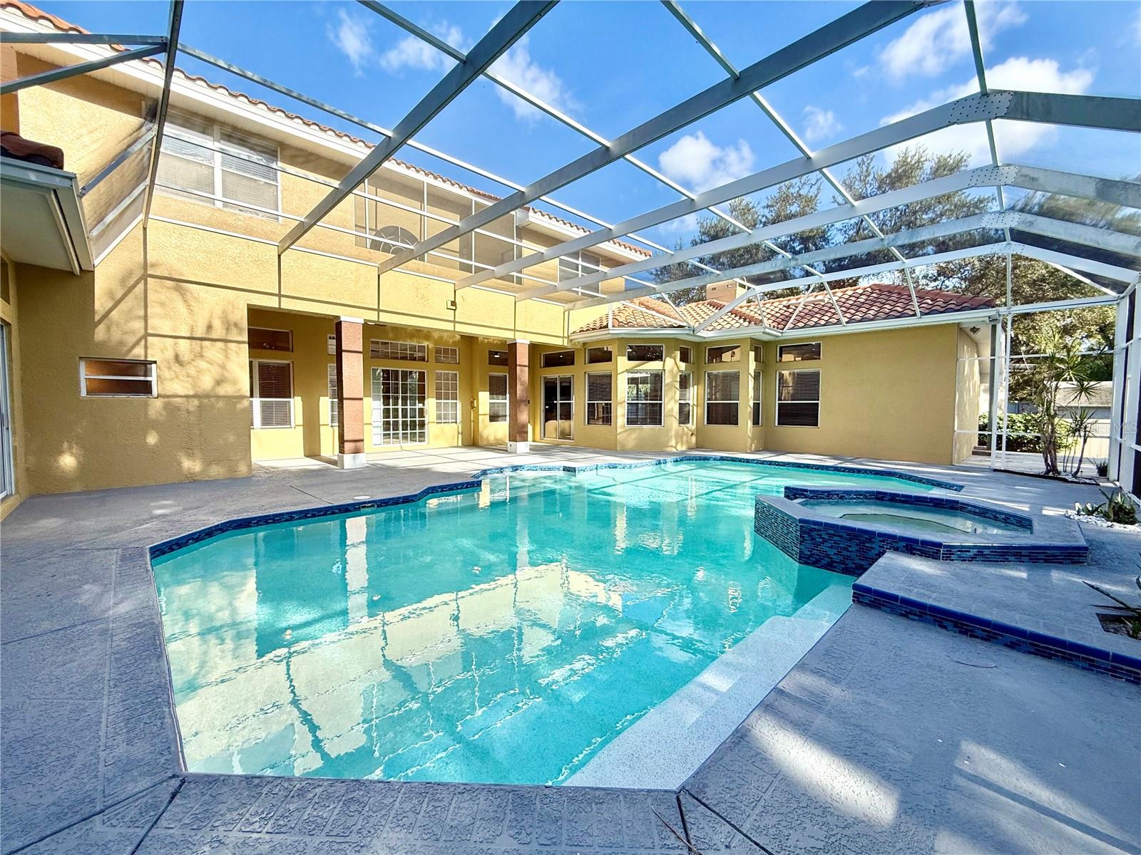 10334 LONGWOOD DRIVE, Seminole, FL 33777