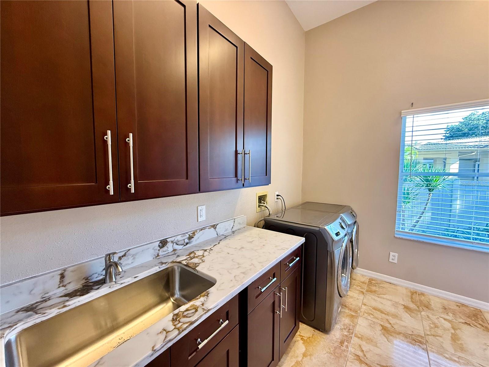10334 LONGWOOD DRIVE, Seminole, FL 33777