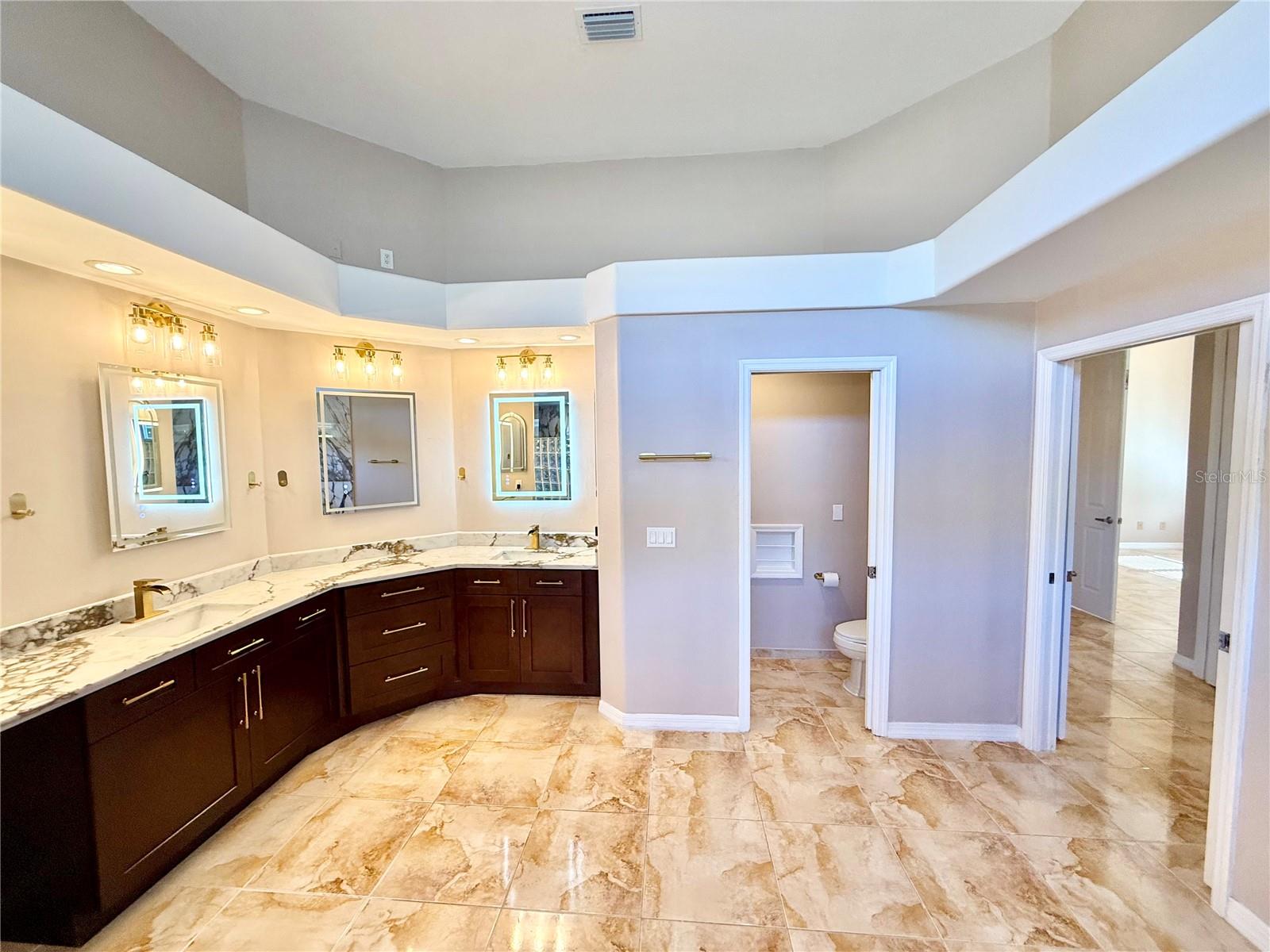 10334 LONGWOOD DRIVE, Seminole, FL 33777