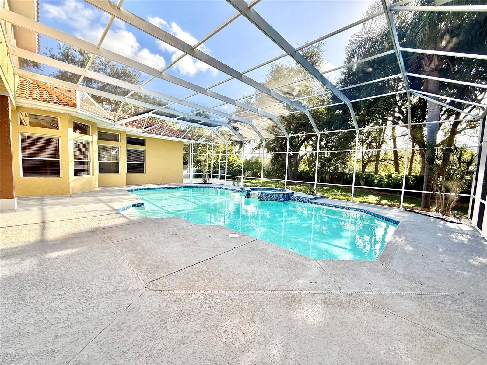 10334 LONGWOOD DRIVE, Seminole, FL 33777
