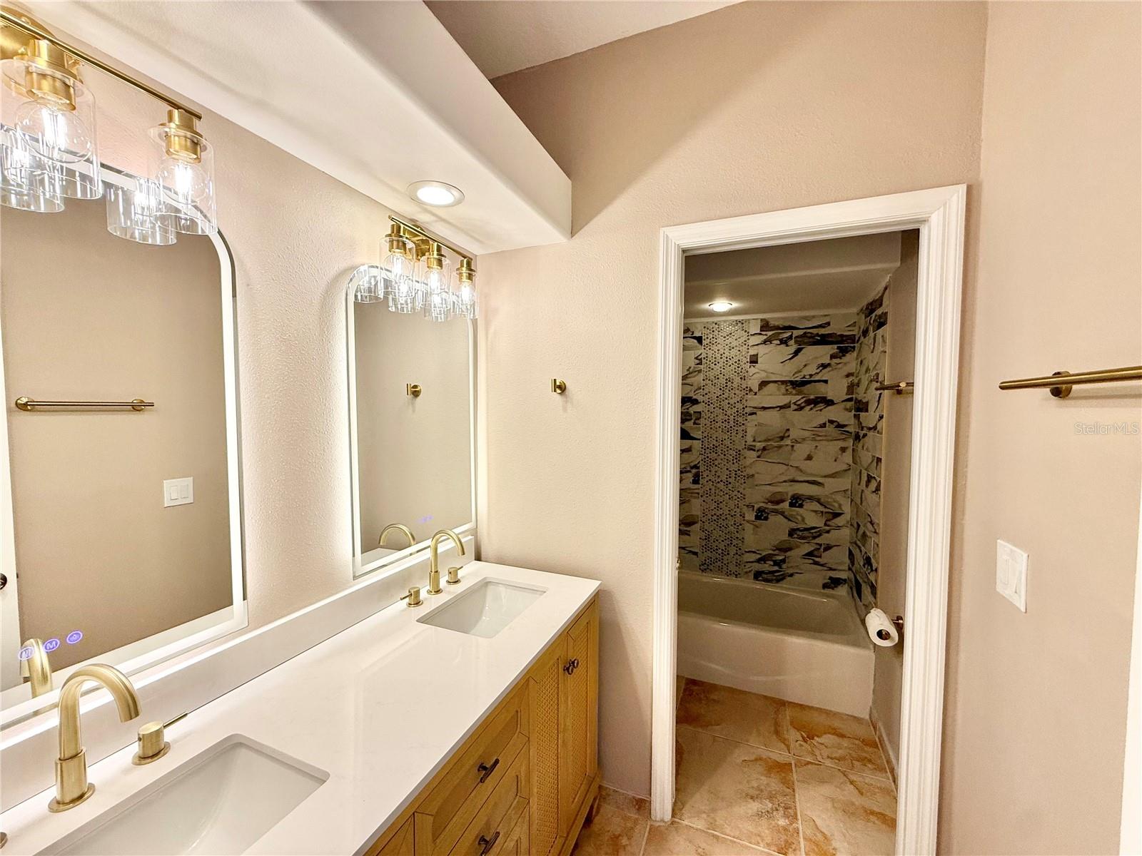 10334 LONGWOOD DRIVE, Seminole, FL 33777