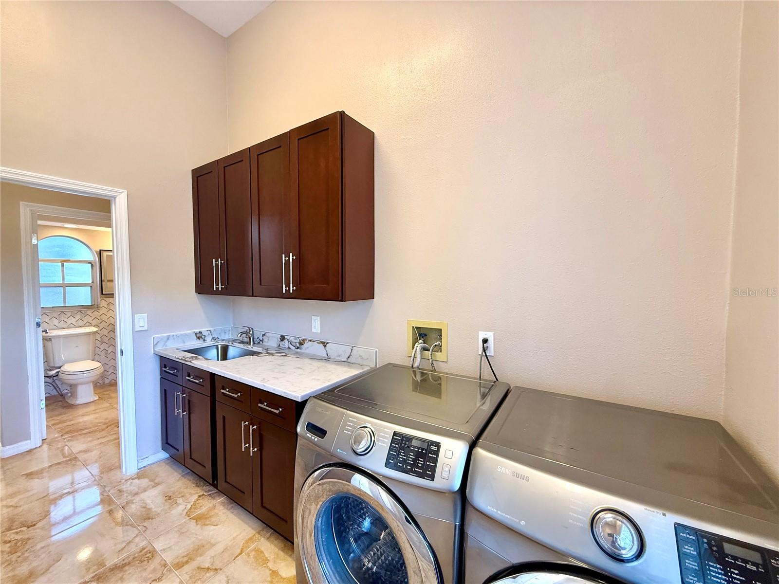 10334 LONGWOOD DRIVE, Seminole, FL 33777