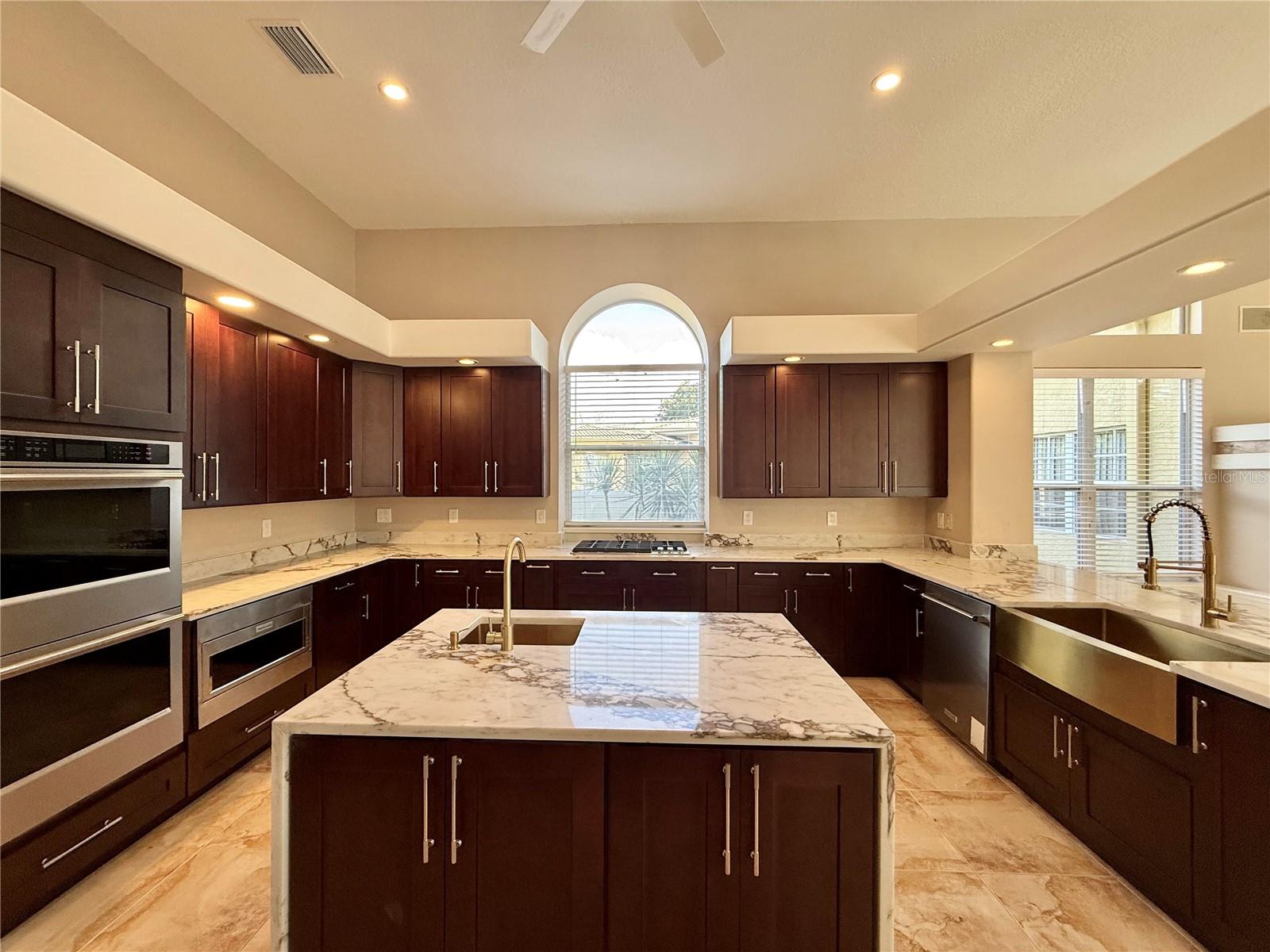 10334 LONGWOOD DRIVE, Seminole, FL 33777