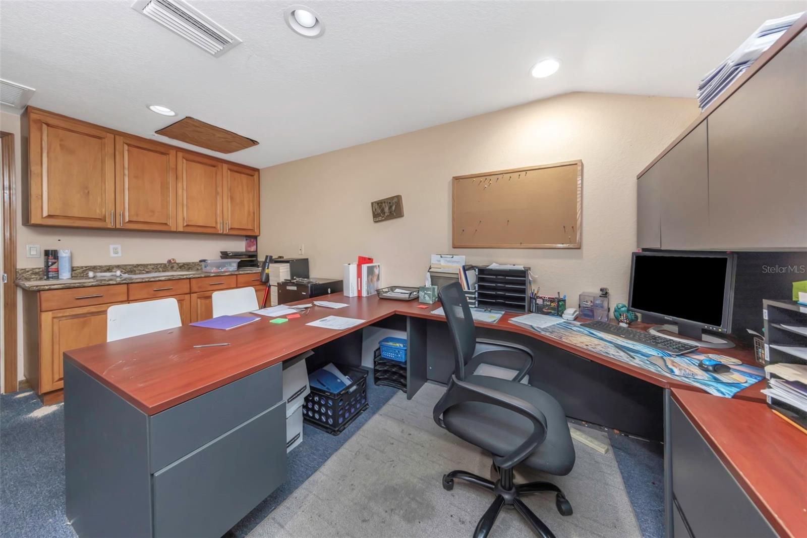780 N MISSOURI AVENUE, Largo, FL 33770