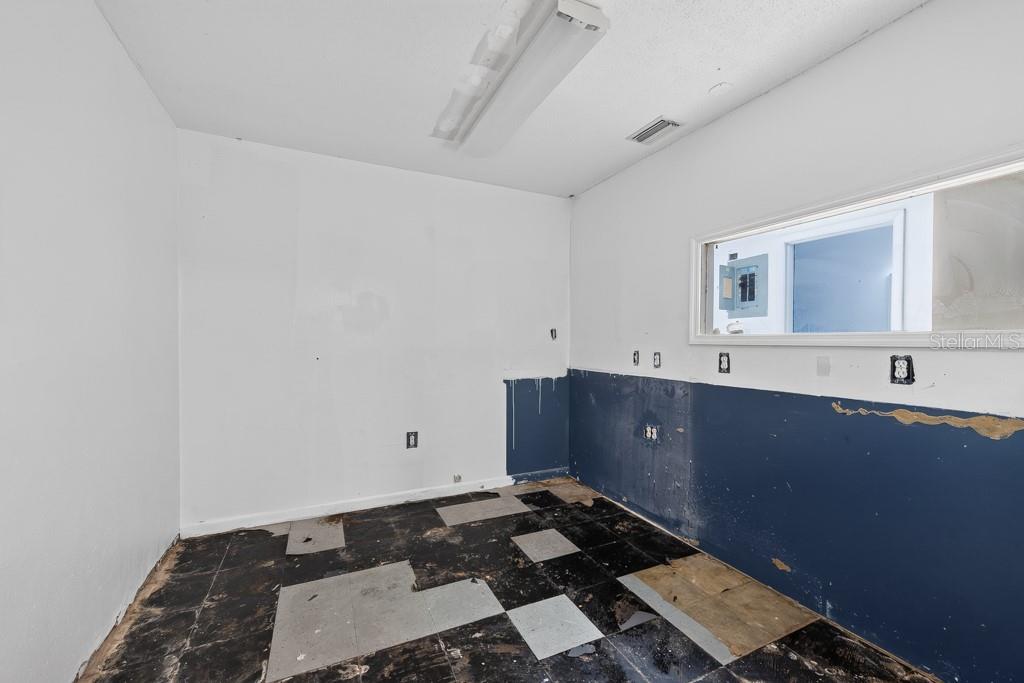 7406 COMMERCE STREET, Riverview, FL 33578