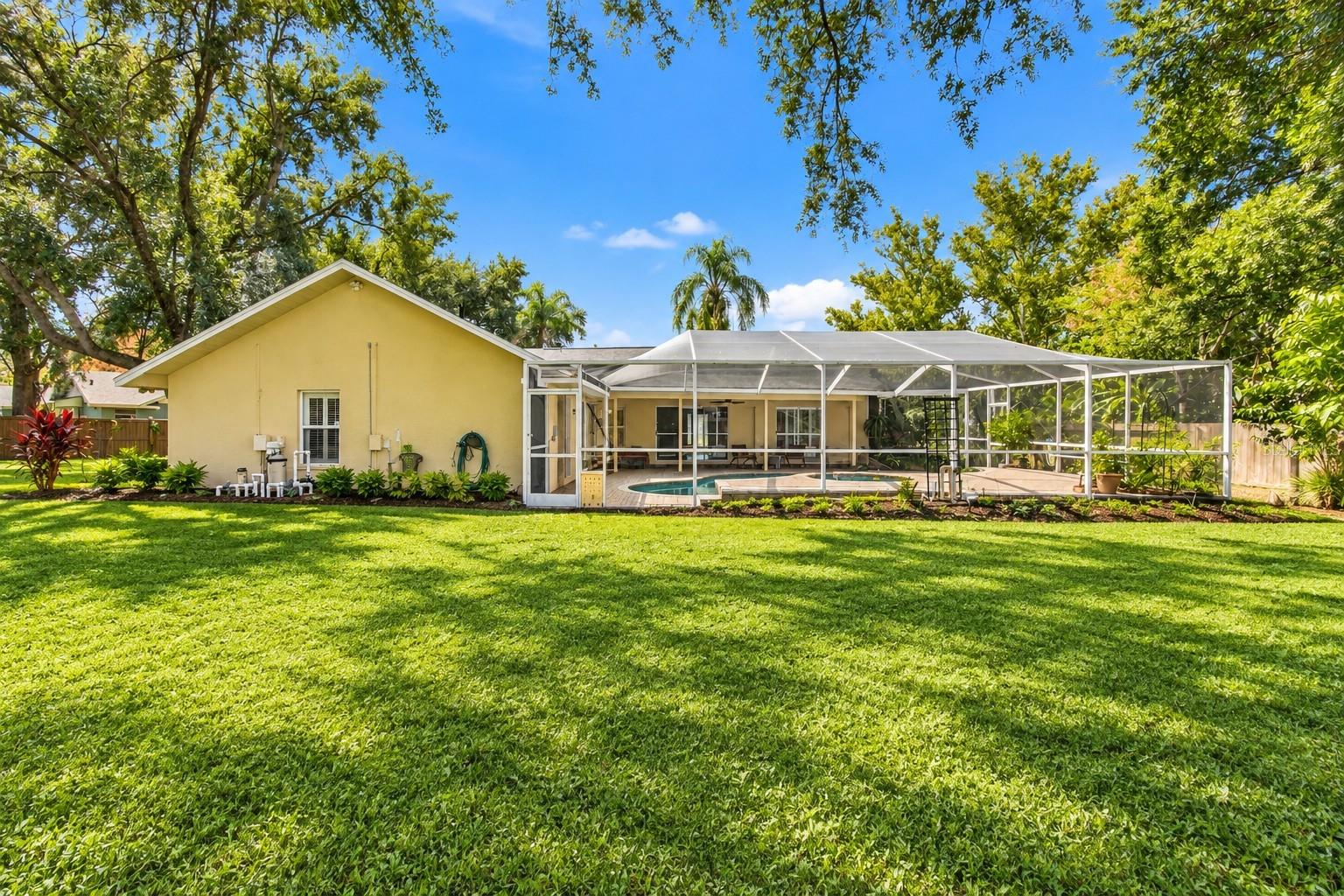 2202 GLEN MIST DRIVE, Valrico, FL 33594