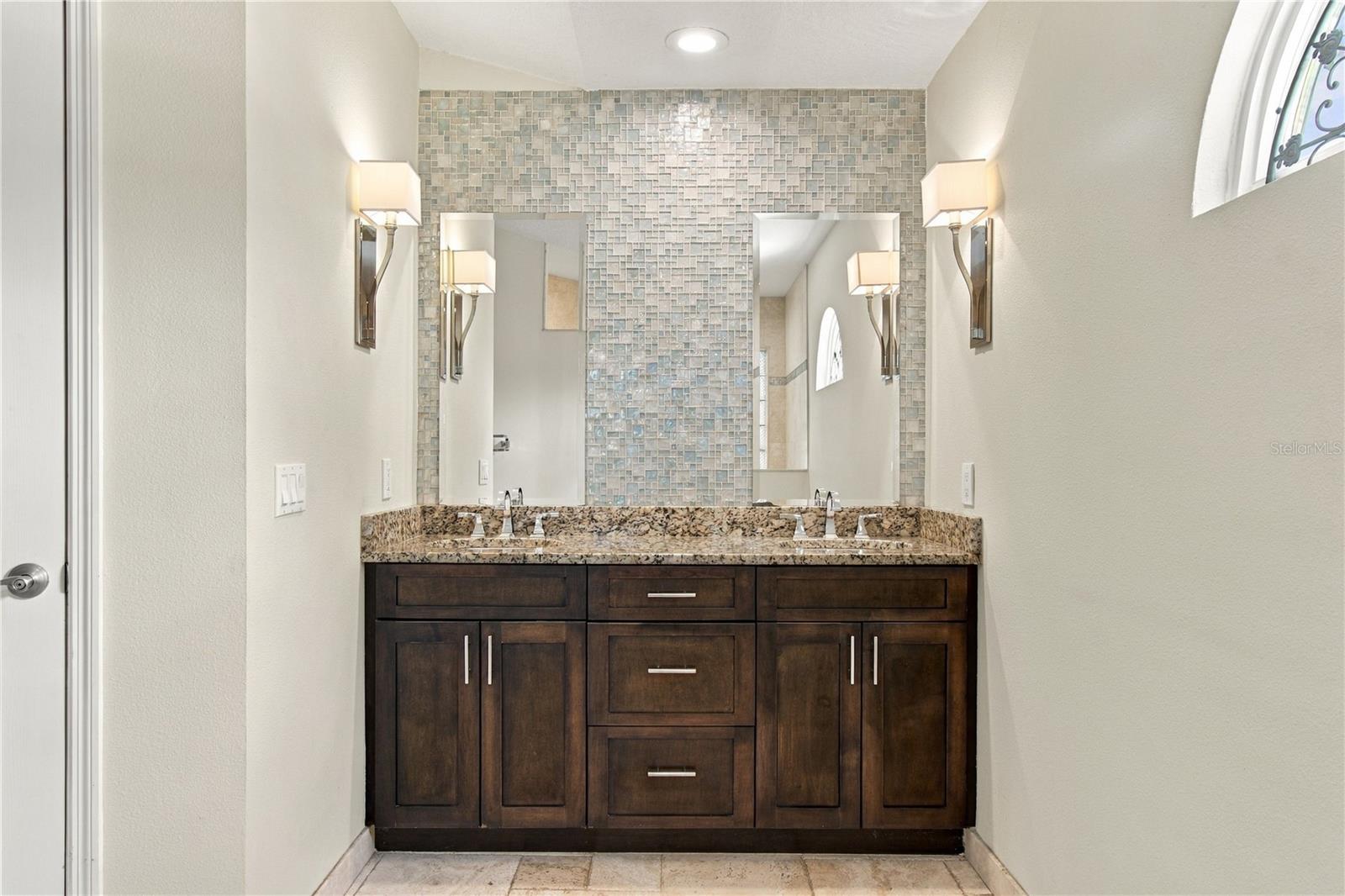 2202 GLEN MIST DRIVE, Valrico, FL 33594
