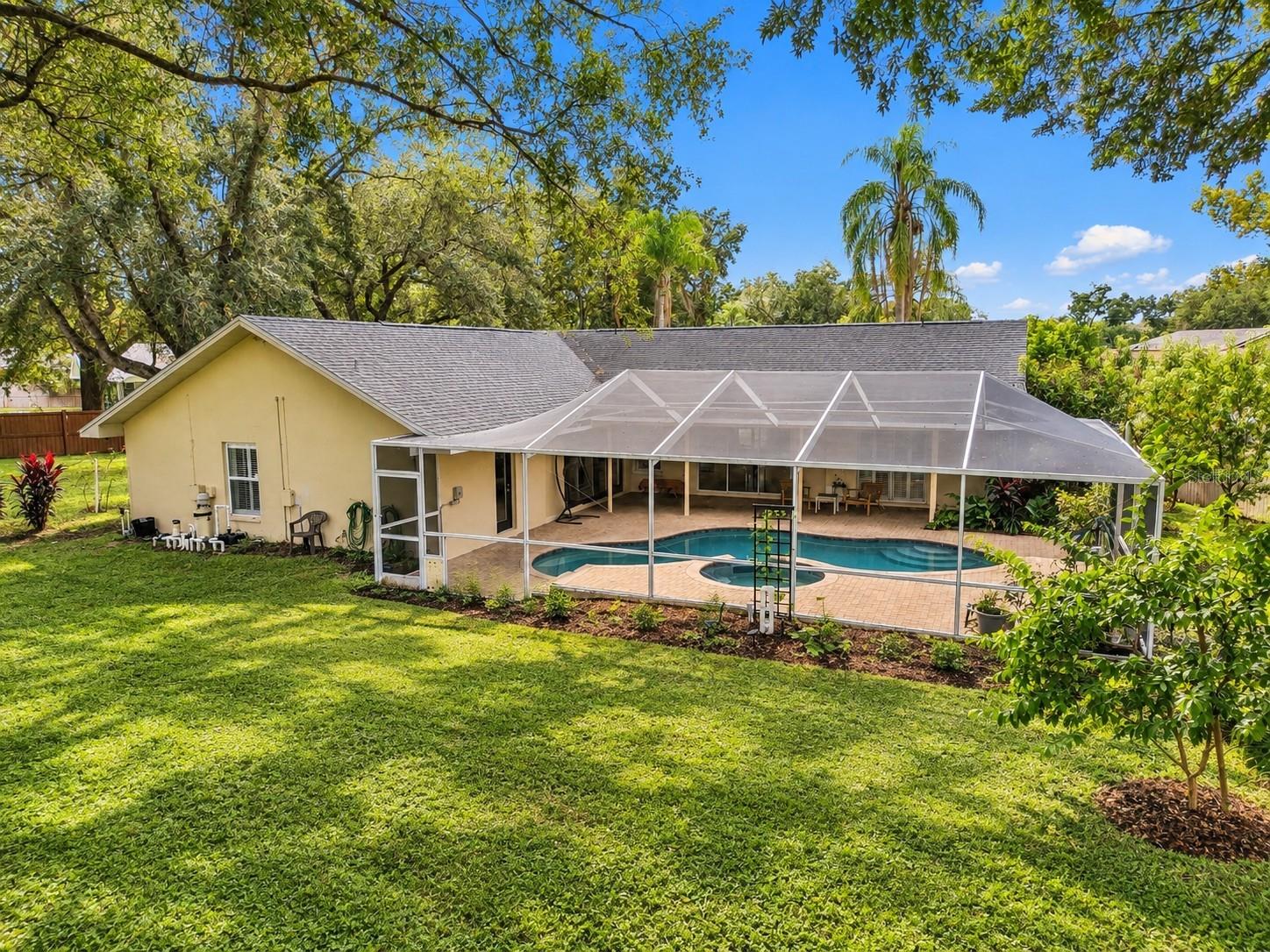 2202 GLEN MIST DRIVE, Valrico, FL 33594