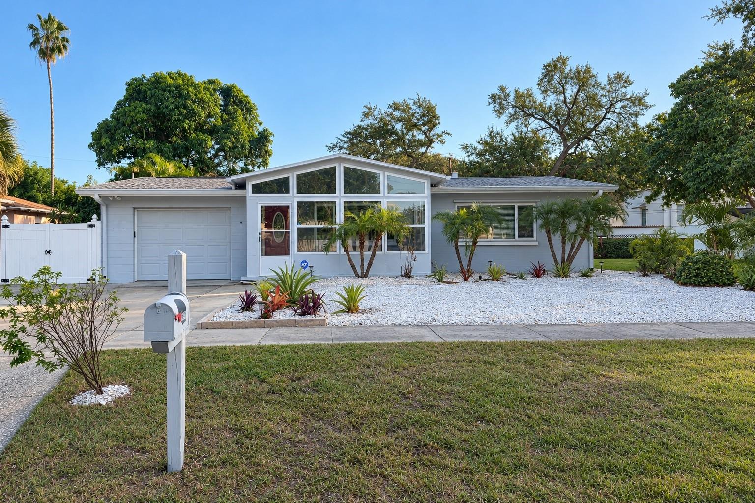 6250 13TH AVENUE S, Gulfport, FL 33707