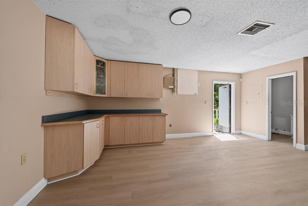 7416 COMMERCE STREET, Riverview, FL 33578