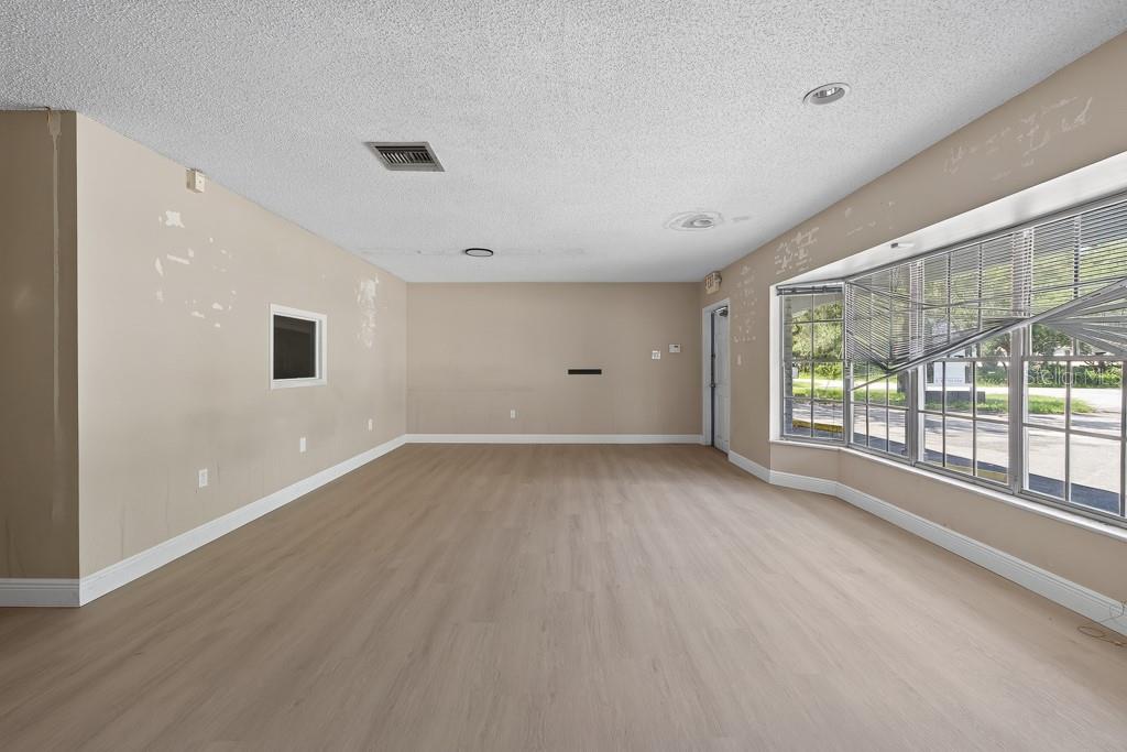 7416 COMMERCE STREET, Riverview, FL 33578