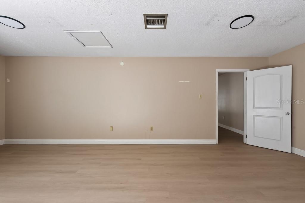 7416 COMMERCE STREET, Riverview, FL 33578