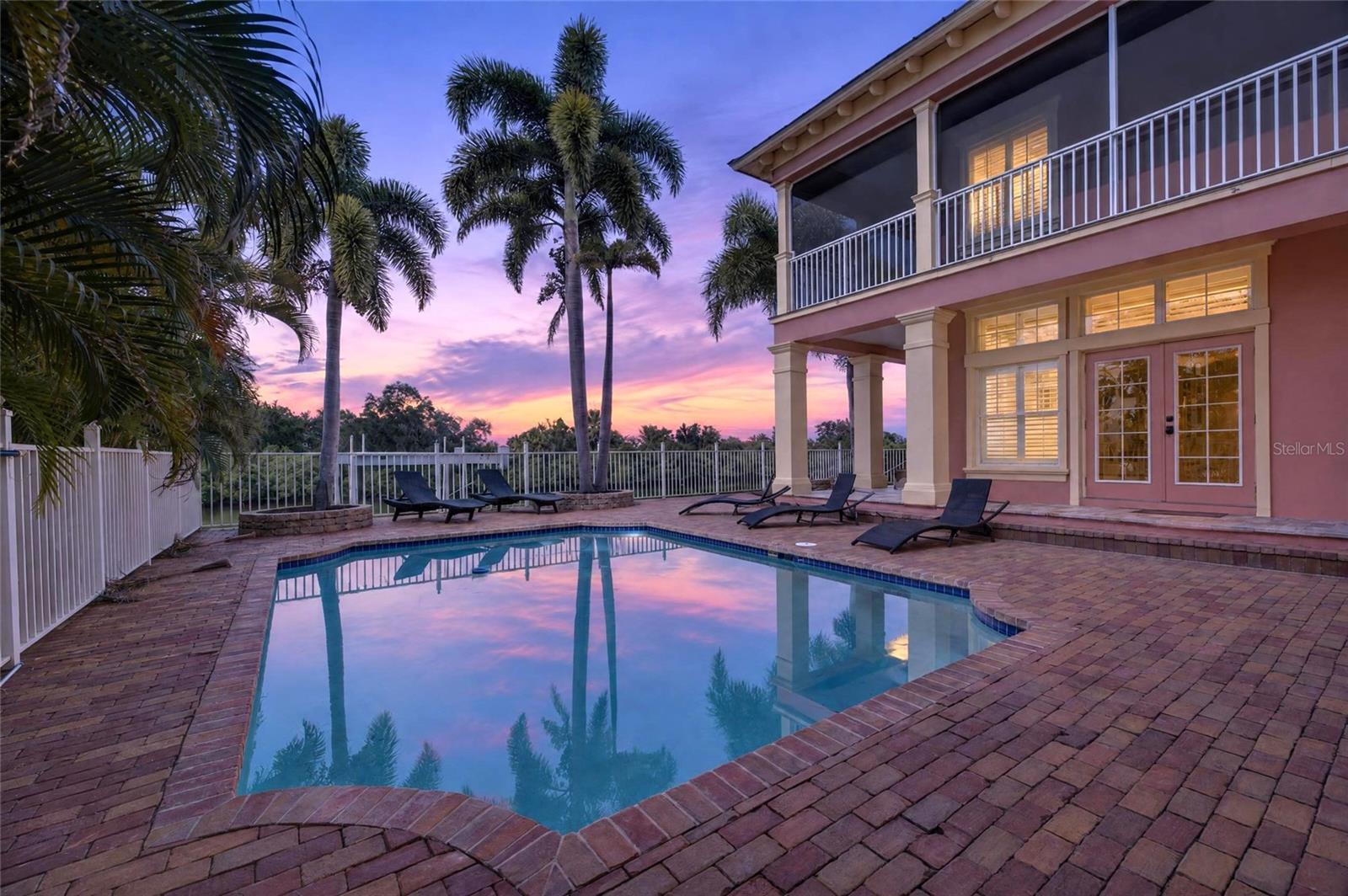 825 ISLEBAY DRIVE, Apollo Beach, FL 33572