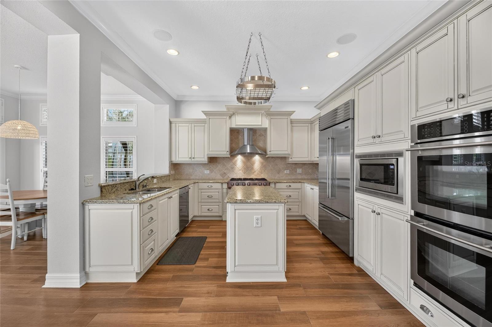 825 ISLEBAY DRIVE, Apollo Beach, FL 33572
