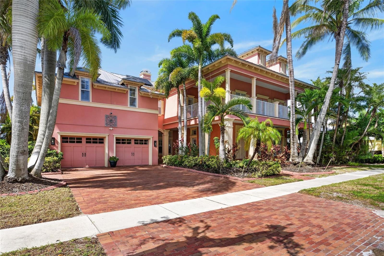 825 ISLEBAY DRIVE, Apollo Beach, FL 33572