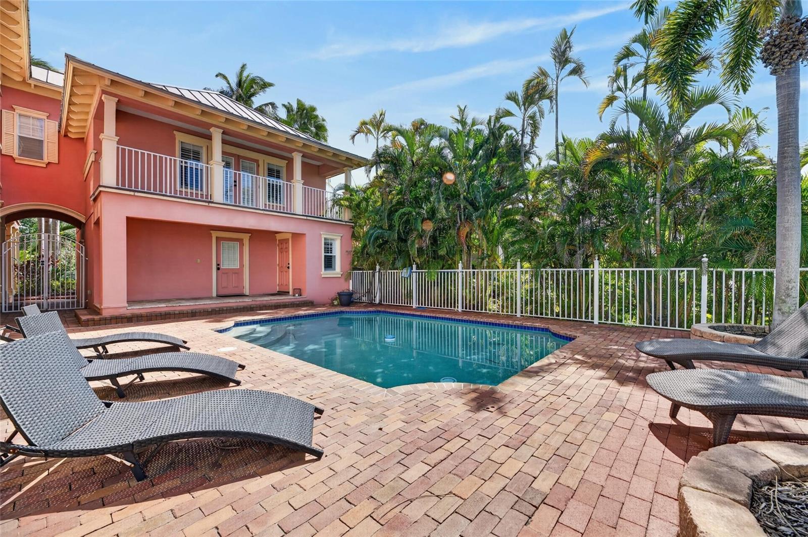 825 ISLEBAY DRIVE, Apollo Beach, FL 33572